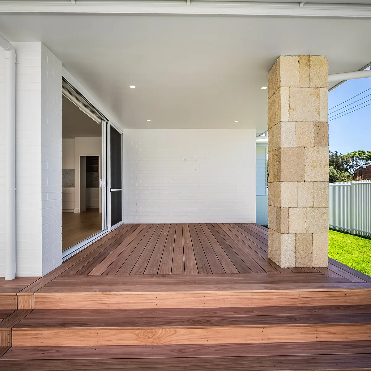 Alfresco & hardwood deck